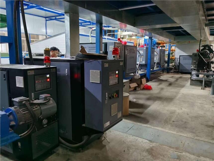鎮江導熱油加熱器/油循環模溫機/水溫度控制機/模具溫度控制機/冷熱一體模溫機